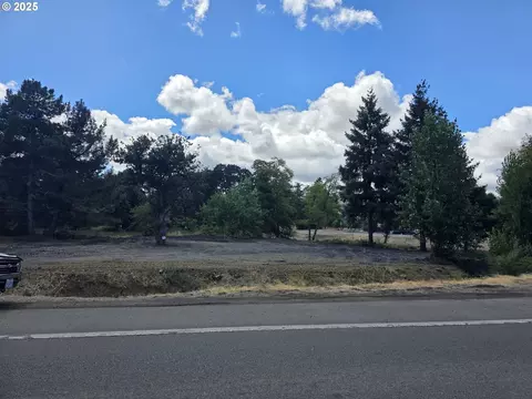 751 E Happy Valley Rd, Roseburg, OR 97471