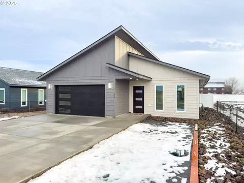 670 E St, Baker City, OR 97814
