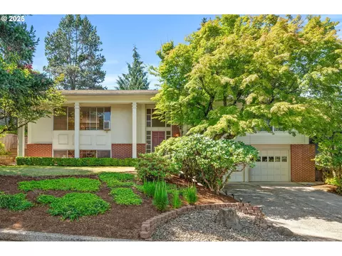 2932 SW Collins Ct, Portland, OR 97219