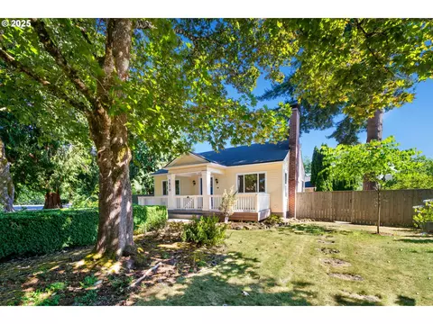 7510 SW Mapleleaf St, Portland, OR 97223
