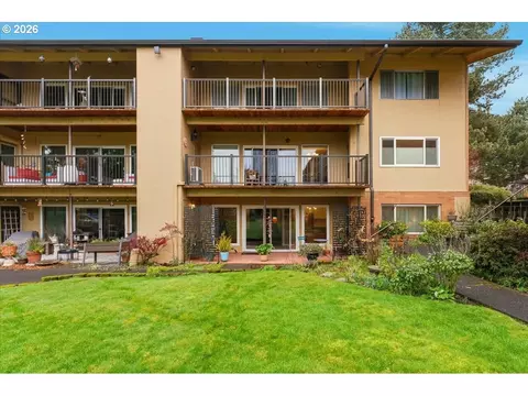 1400 SE Lava Dr Bldg A Dr #3, Milwaukie, OR 97222