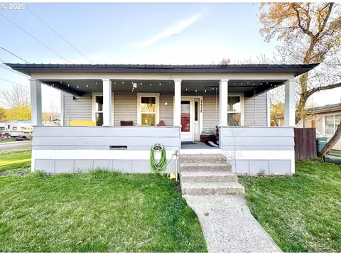 1402 N Cherry St, La Grande, OR 97850