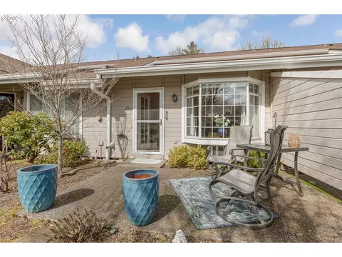 13775 SW Scholls Ferry Rd #214, Beaverton, OR 97008