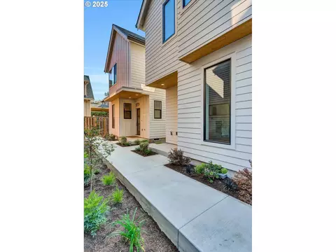 5761 S Kelly Ave, Portland, OR 97239