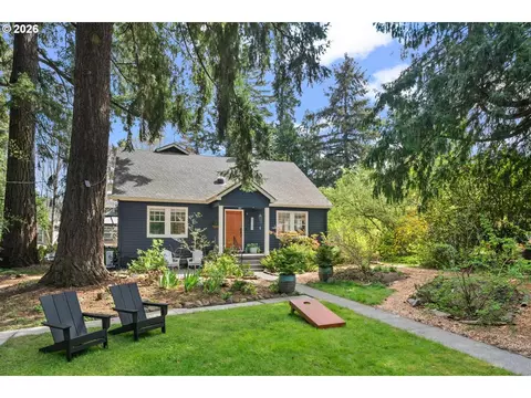 8952 SW 25th Ave, Portland, OR 97219