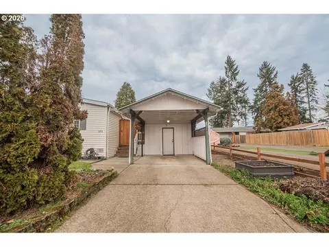 898 Lochaven Ave, Springfield, OR 97477
