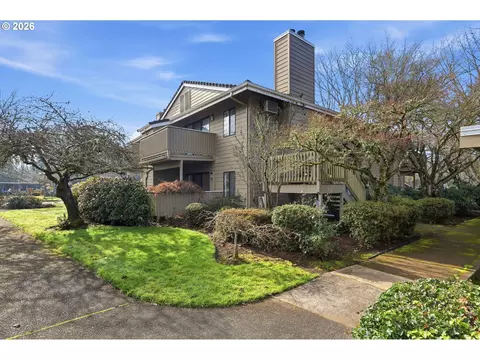 2101 Lake Isle Ct, Eugene, OR 97401