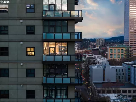 1025 NW Couch St # 1114, Portland, OR 97209