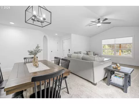 Dining - 824 Edgewood Dr, Newberg, OR 97132 photo 1 of 2