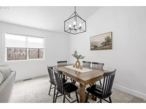 Dining - 824 Edgewood Dr, Newberg, OR 97132 photo 2 of 2