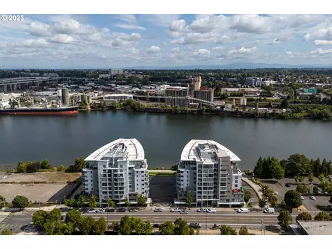 1260 NW Naito Pkwy #605B, Portland, OR 97209