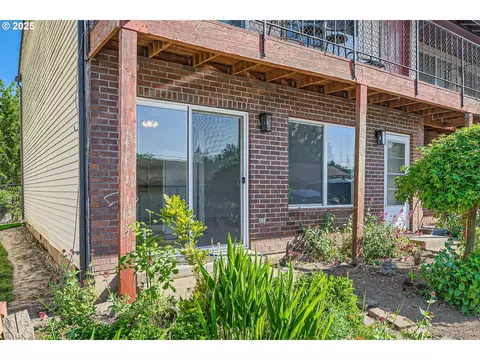 8210 NE 13th Ave #1, Vancouver, WA 98665