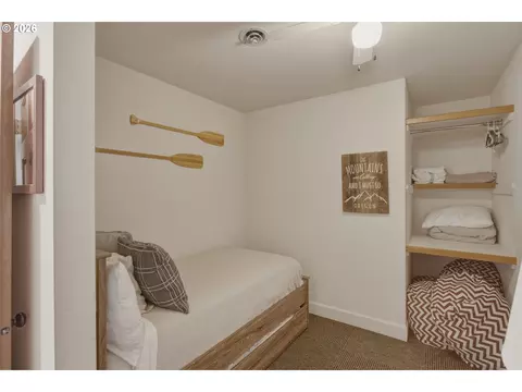 Bedroom - 3301 Bardell Ave, Eugene, OR 97401 photo 1 of 5
