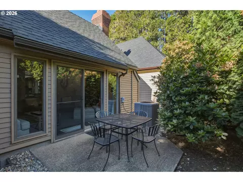Exterior - 3301 Bardell Ave, Eugene, OR 97401 photo 6 of 6