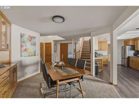 Dining - 3301 Bardell Ave, Eugene, OR 97401 photo 2 of 3