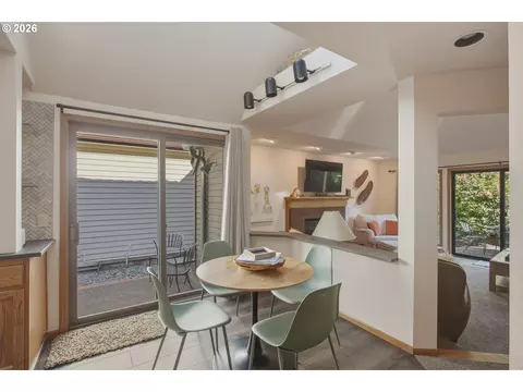 Dining - 3301 Bardell Ave, Eugene, OR 97401 photo 3 of 3