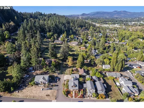 View/Area - 2659 Hendricks Ridge Dr, Eugene, OR 97403 photo 3 of 3