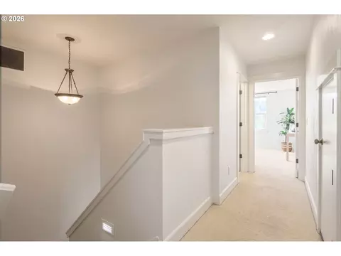 Entry Way - 2659 Hendricks Ridge Dr, Eugene, OR 97403 photo 2 of 2