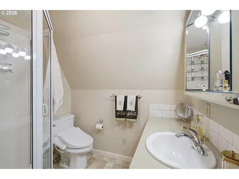 Bath - 26122 NE 3rd St, Camas, WA 98607 photo 2 of 2