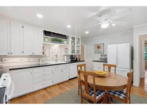 Kitchen - 26122 NE 3rd St, Camas, WA 98607 photo 3 of 5