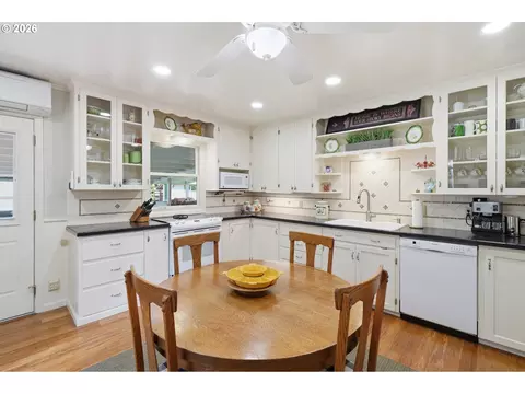 Kitchen - 26122 NE 3rd St, Camas, WA 98607 photo 1 of 5