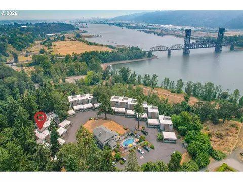 7577 N Edgewater Ave, Portland, OR 97203