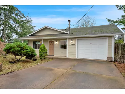 1650 23rd St, Florence, OR 97439