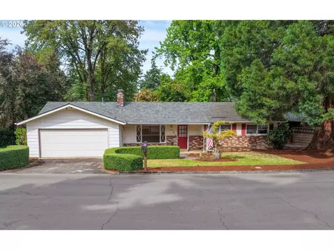 1795 Kilkenny Rd, Lake Oswego, OR 97034