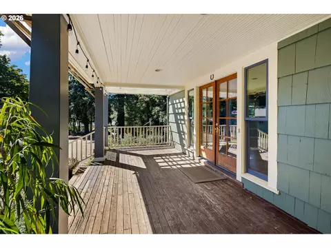 Exterior - 3190 W 18th Ave, Eugene, OR 97402 photo 5 of 12