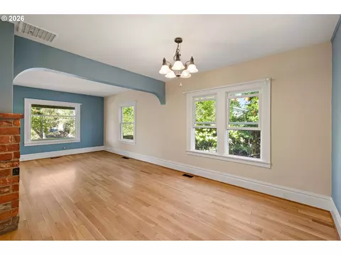 Living - 3190 W 18th Ave, Eugene, OR 97402 photo 3 of 6