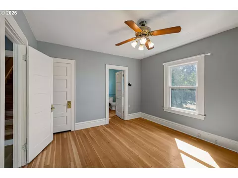 Bedroom - 3190 W 18th Ave, Eugene, OR 97402 photo 1 of 5