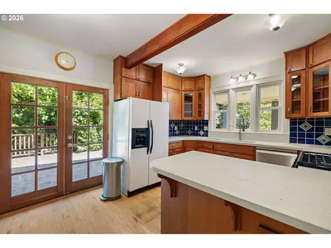 Kitchen - 3190 W 18th Ave, Eugene, OR 97402 photo 1 of 3