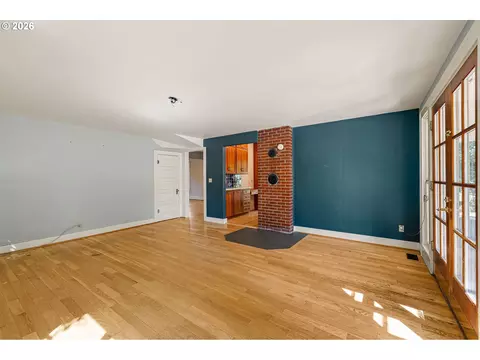 Living - 3190 W 18th Ave, Eugene, OR 97402 photo 2 of 6