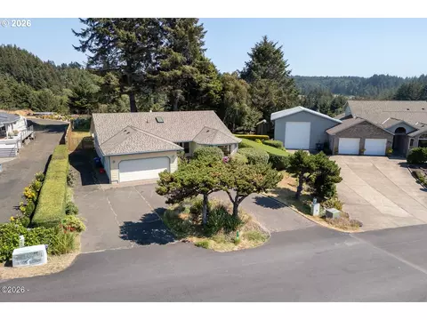 989 NW Estate Dr, Seal Rock, OR 97376