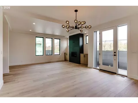 Living - 2624 Gilham Rd, Eugene, OR 97408 photo 4 of 6