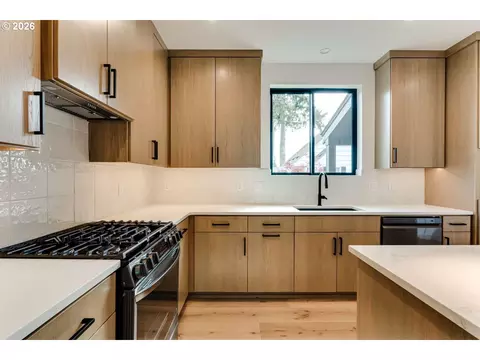 Kitchen - 2624 Gilham Rd, Eugene, OR 97408 photo 2 of 2