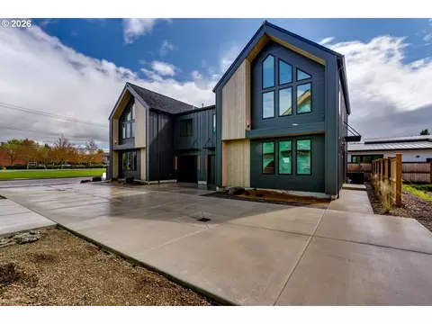 Exterior - 2624 Gilham Rd, Eugene, OR 97408 photo 2 of 5