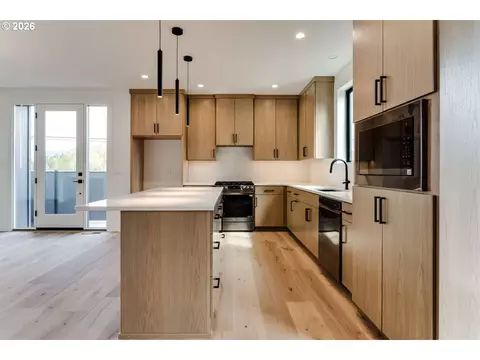 Kitchen - 2624 Gilham Rd, Eugene, OR 97408 photo 1 of 2