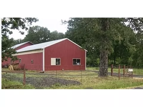 24137 Warthen Rd, Elmira, OR 97437
