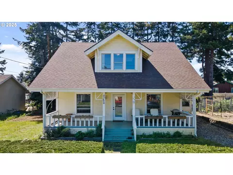 246 D St, Coos Bay, OR 97420
