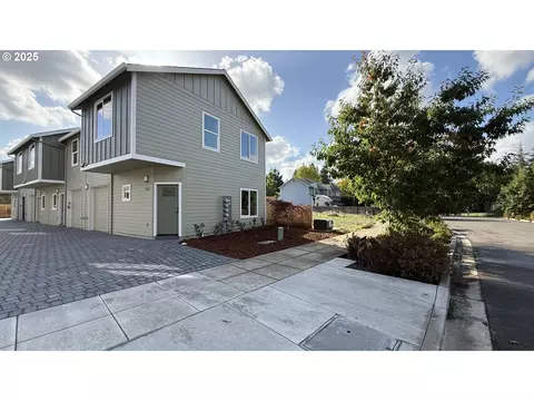 14362 SE Knight St, Portland, OR 97236