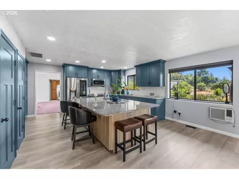 Kitchen - 38100 SE Coupland Rd, Estacada, OR 97023 photo 1 of 6