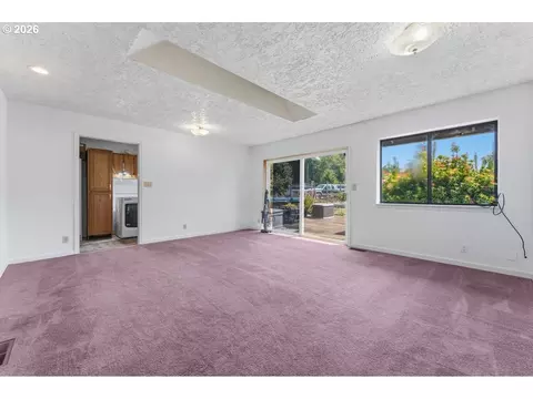 Living - 38100 SE Coupland Rd, Estacada, OR 97023 photo 6 of 6