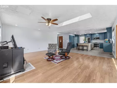 Living - 38100 SE Coupland Rd, Estacada, OR 97023 photo 3 of 6
