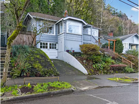 6407 S Corbett Ave, Portland, OR 97239