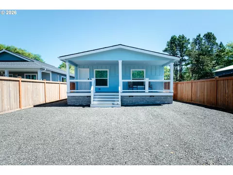 710 N 3rd St, Westport, WA 98595