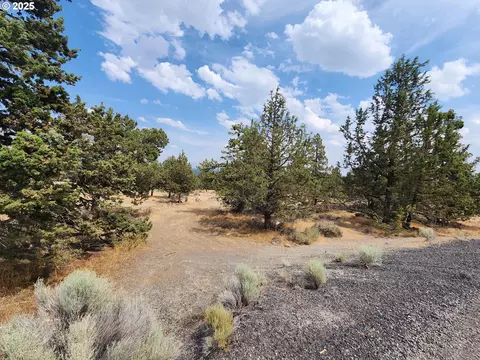 65432 78th St, Bend, OR 97703
