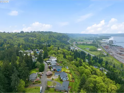 View/Area - 29885 Riverview Dr, Rainier, OR 97048 photo 11 of 15