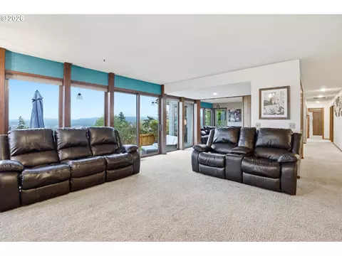 Living - 29885 Riverview Dr, Rainier, OR 97048 photo 4 of 4