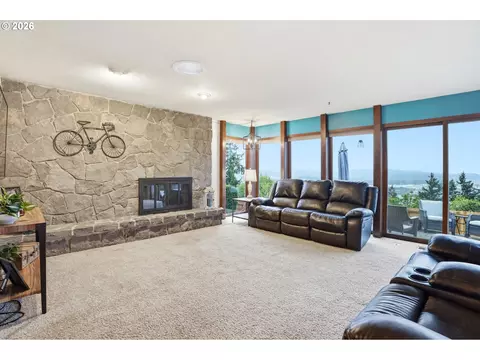 Living - 29885 Riverview Dr, Rainier, OR 97048 photo 3 of 4